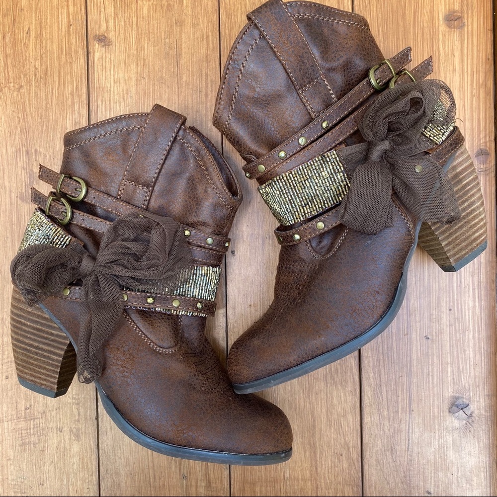 SOLD ⭐️Not rated beaded cowboy style booties 9 - Picture 1 of 12